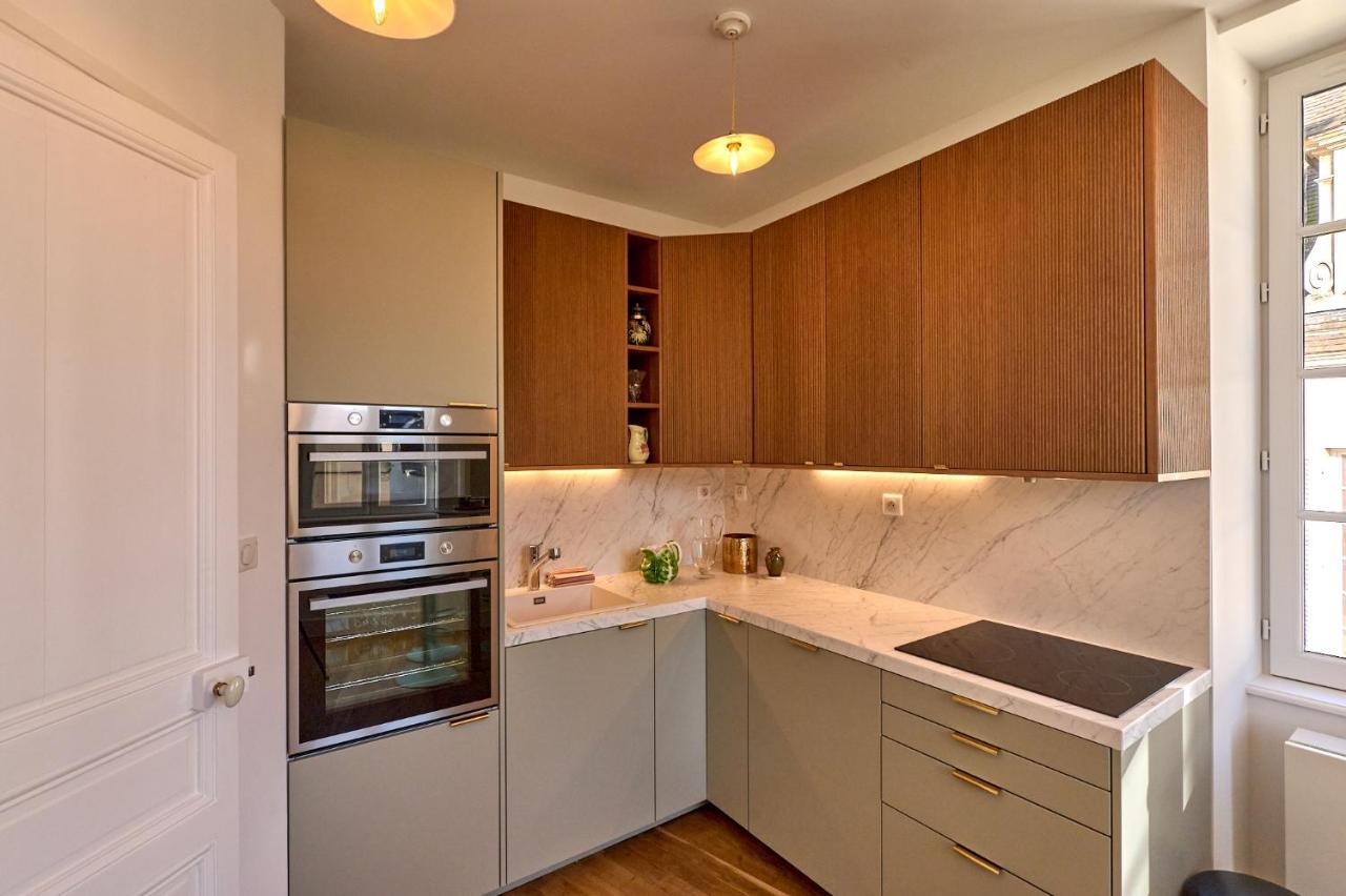 Appartement Montagnon - Les Suites Du Palais - Classe 4 Etoiles, Parking Prive, Vue Cathedrale, 3 Chambres, Primo C0Nciergerie 讷韦尔 外观 照片