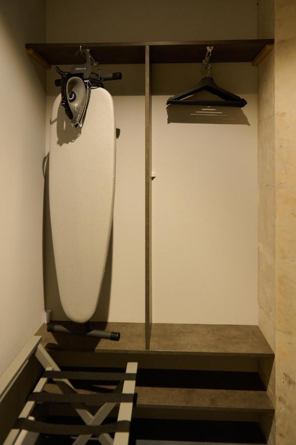 Appartement Montagnon - Les Suites Du Palais - Classe 4 Etoiles, Parking Prive, Vue Cathedrale, 3 Chambres, Primo C0Nciergerie 讷韦尔 外观 照片
