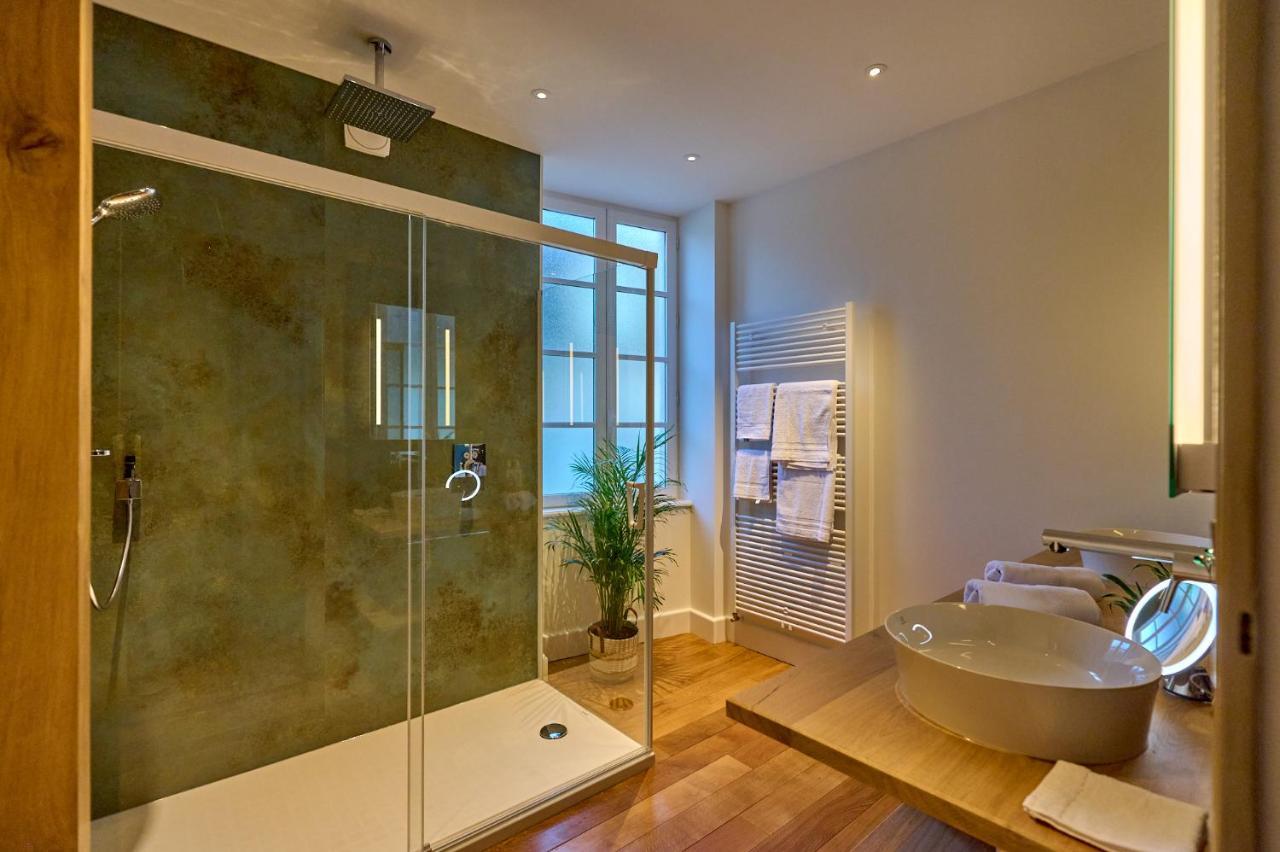 Appartement Montagnon - Les Suites Du Palais - Classe 4 Etoiles, Parking Prive, Vue Cathedrale, 3 Chambres, Primo C0Nciergerie 讷韦尔 外观 照片