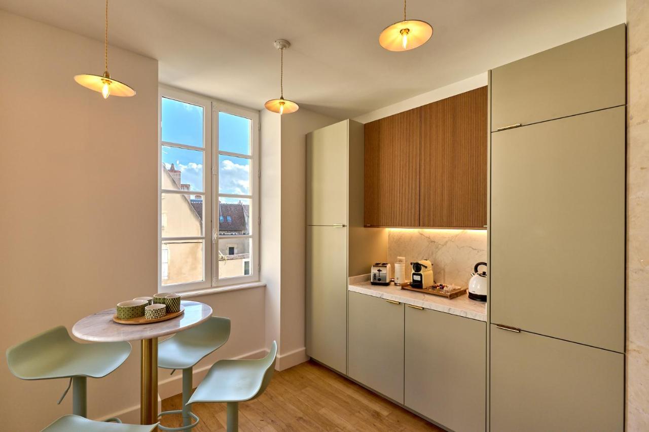 Appartement Montagnon - Les Suites Du Palais - Classe 4 Etoiles, Parking Prive, Vue Cathedrale, 3 Chambres, Primo C0Nciergerie 讷韦尔 外观 照片