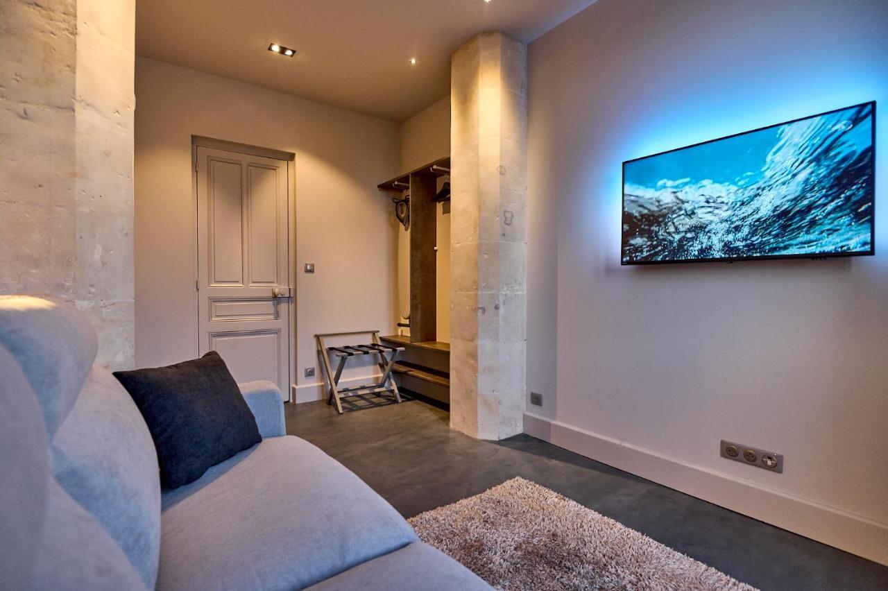Appartement Montagnon - Les Suites Du Palais - Classe 4 Etoiles, Parking Prive, Vue Cathedrale, 3 Chambres, Primo C0Nciergerie 讷韦尔 外观 照片