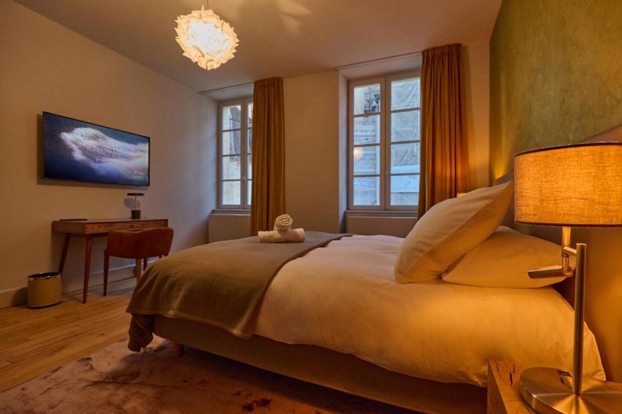 Appartement Montagnon - Les Suites Du Palais - Classe 4 Etoiles, Parking Prive, Vue Cathedrale, 3 Chambres, Primo C0Nciergerie 讷韦尔 外观 照片