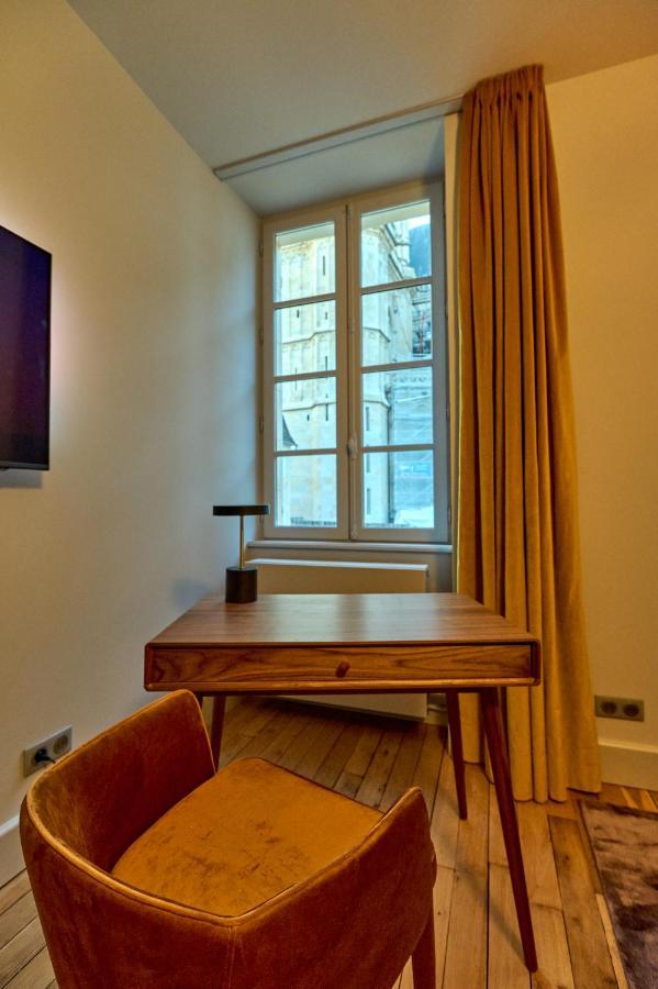 Appartement Montagnon - Les Suites Du Palais - Classe 4 Etoiles, Parking Prive, Vue Cathedrale, 3 Chambres, Primo C0Nciergerie 讷韦尔 外观 照片