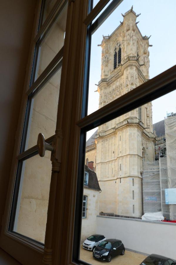 Appartement Montagnon - Les Suites Du Palais - Classe 4 Etoiles, Parking Prive, Vue Cathedrale, 3 Chambres, Primo C0Nciergerie 讷韦尔 外观 照片