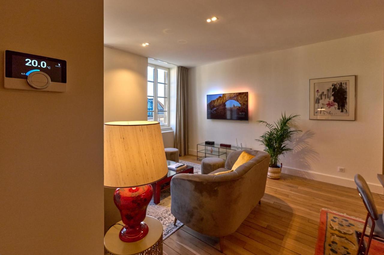Appartement Montagnon - Les Suites Du Palais - Classe 4 Etoiles, Parking Prive, Vue Cathedrale, 3 Chambres, Primo C0Nciergerie 讷韦尔 外观 照片