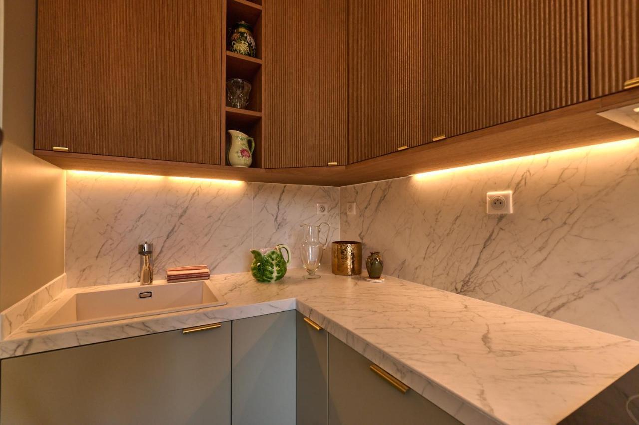 Appartement Montagnon - Les Suites Du Palais - Classe 4 Etoiles, Parking Prive, Vue Cathedrale, 3 Chambres, Primo C0Nciergerie 讷韦尔 外观 照片