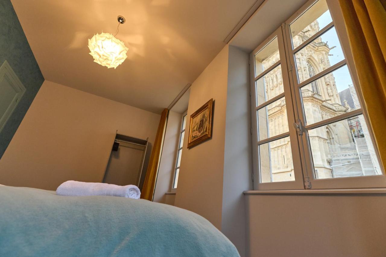 Appartement Montagnon - Les Suites Du Palais - Classe 4 Etoiles, Parking Prive, Vue Cathedrale, 3 Chambres, Primo C0Nciergerie 讷韦尔 外观 照片